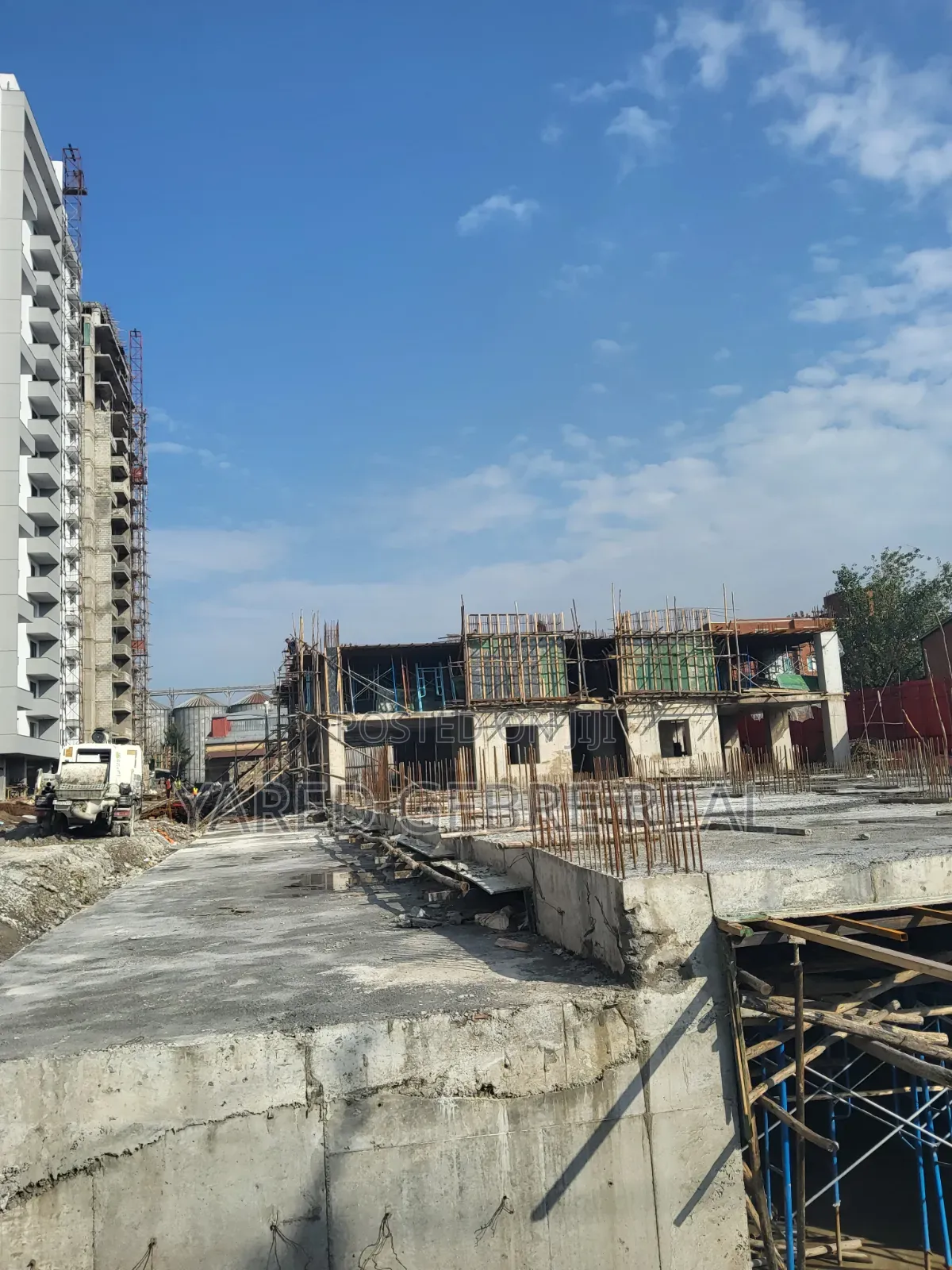 4bdrm Apartment in 🚨 አስቸኳይ Apartments , Bole for sale
