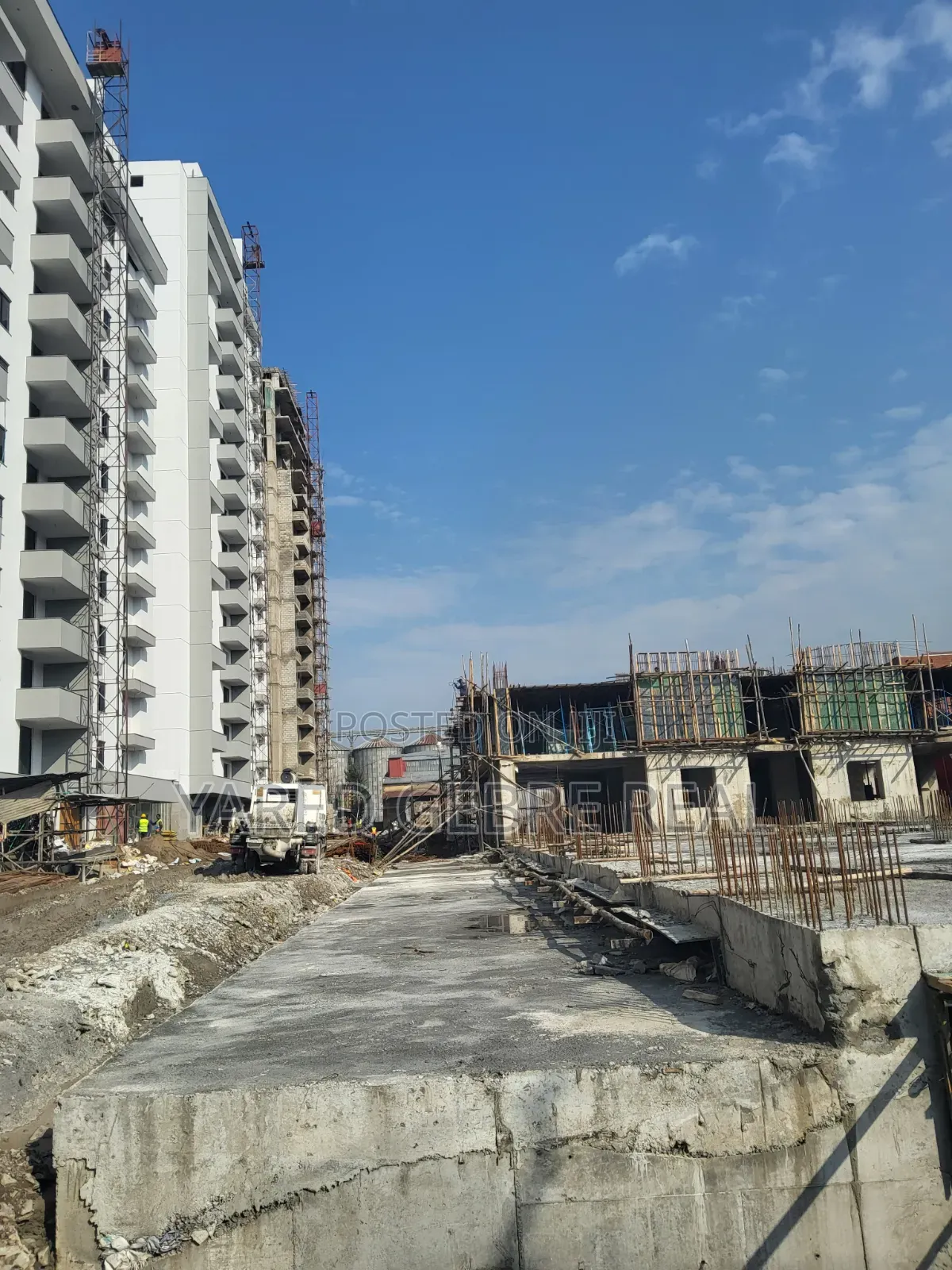 4bdrm Apartment in 🚨 አስቸኳይ Apartments , Bole for sale