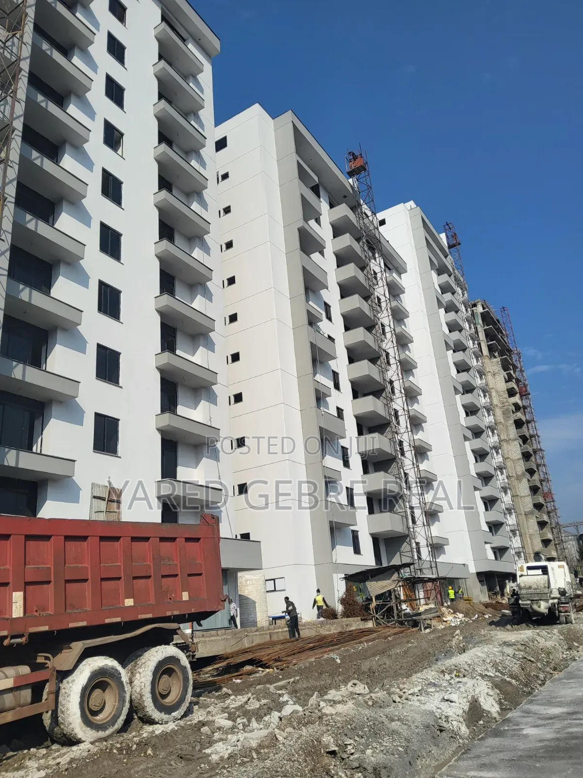 4bdrm Apartment in 🚨 አስቸኳይ Apartments , Bole for sale