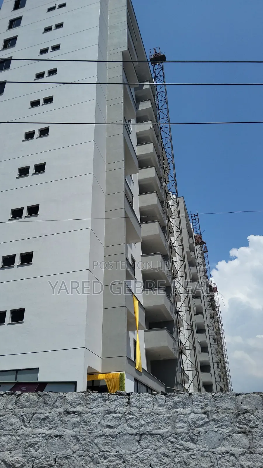 4bdrm Apartment in 🚨 አስቸኳይ Apartments , Bole for sale
