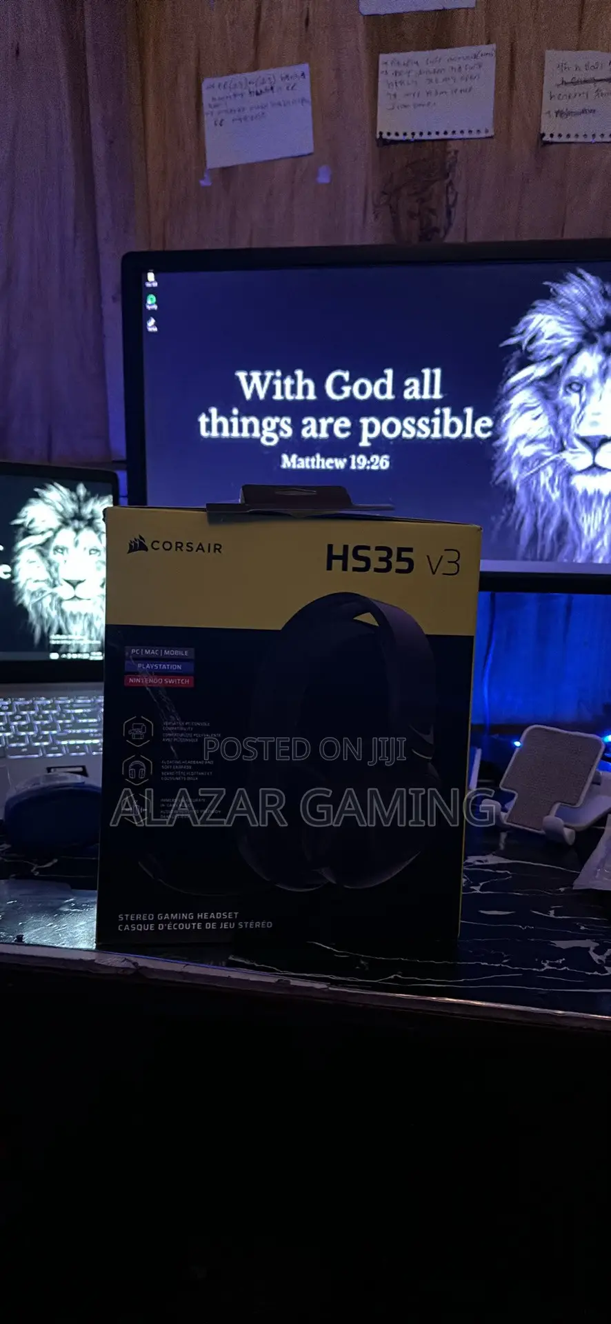 Corsair HS35 V3 Stereo Gaming Headset in Carbon.