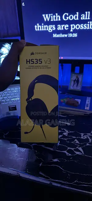 Corsair HS35 V3 Stereo Gaming Headset in Carbon.