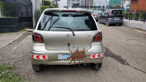 Toyota Vitz 1.3 AWD 5dr 2004 Gold