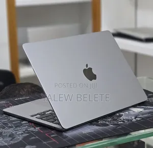 New Laptop Apple MacBook Air 2022 M2 8GB Apple M2 SSD 256GB
