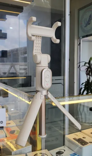 Xiaomi Zoom-Edition Bluetooth Selfie Stick and Tripod