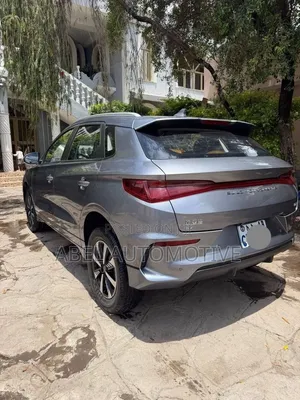 BYD E2 43 kWh 94 hp FWD 2024 Silver