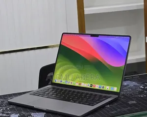 New Laptop Apple MacBook Pro 2023 M3 8GB Apple M3 SSD 512GB