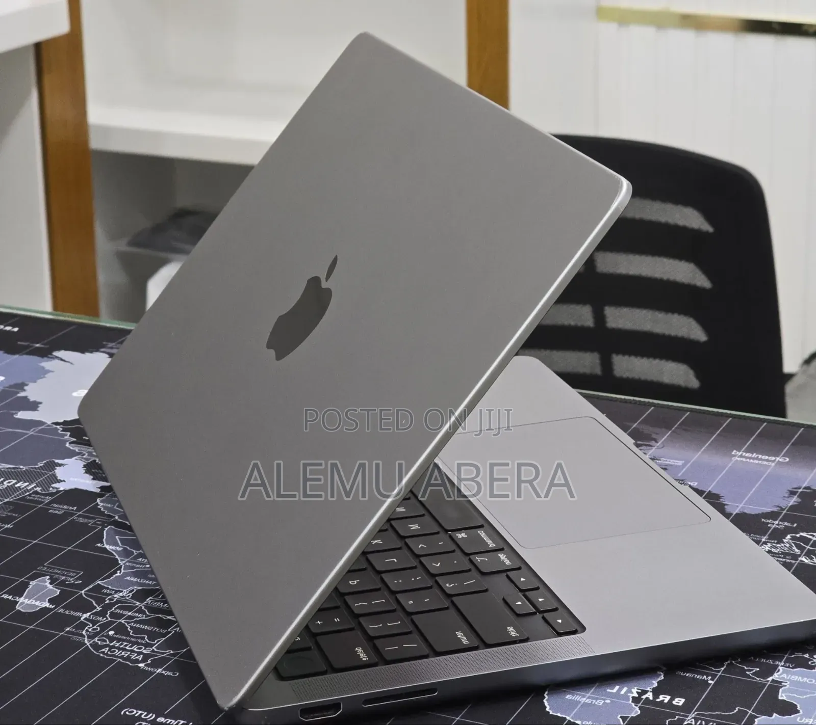 New Laptop Apple MacBook Pro 2023 M3 8GB Apple M3 SSD 512GB