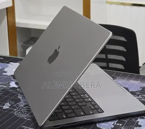 New Laptop Apple MacBook Pro 2023 M3 8GB Apple M3 SSD 512GB