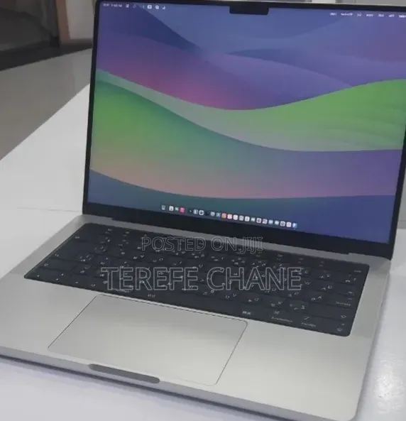 New Laptop Apple MacBook Pro 2024 M4 16GB Apple M4 Pro SSD 512GB