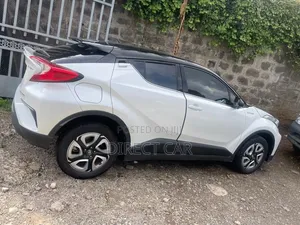 Toyota C-HR 2022 White