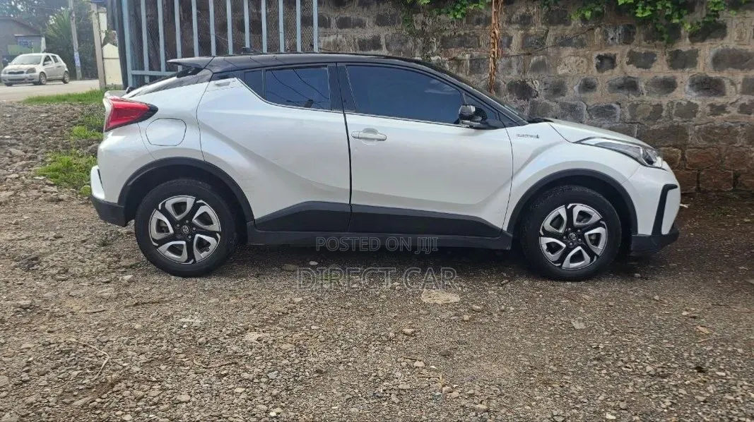Toyota C-HR 2022 White