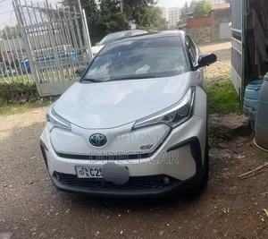 Toyota C-HR 2022 White