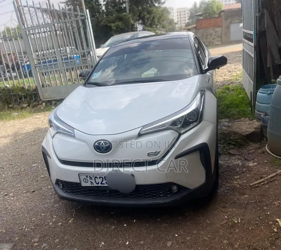 Toyota C-HR 2022 White