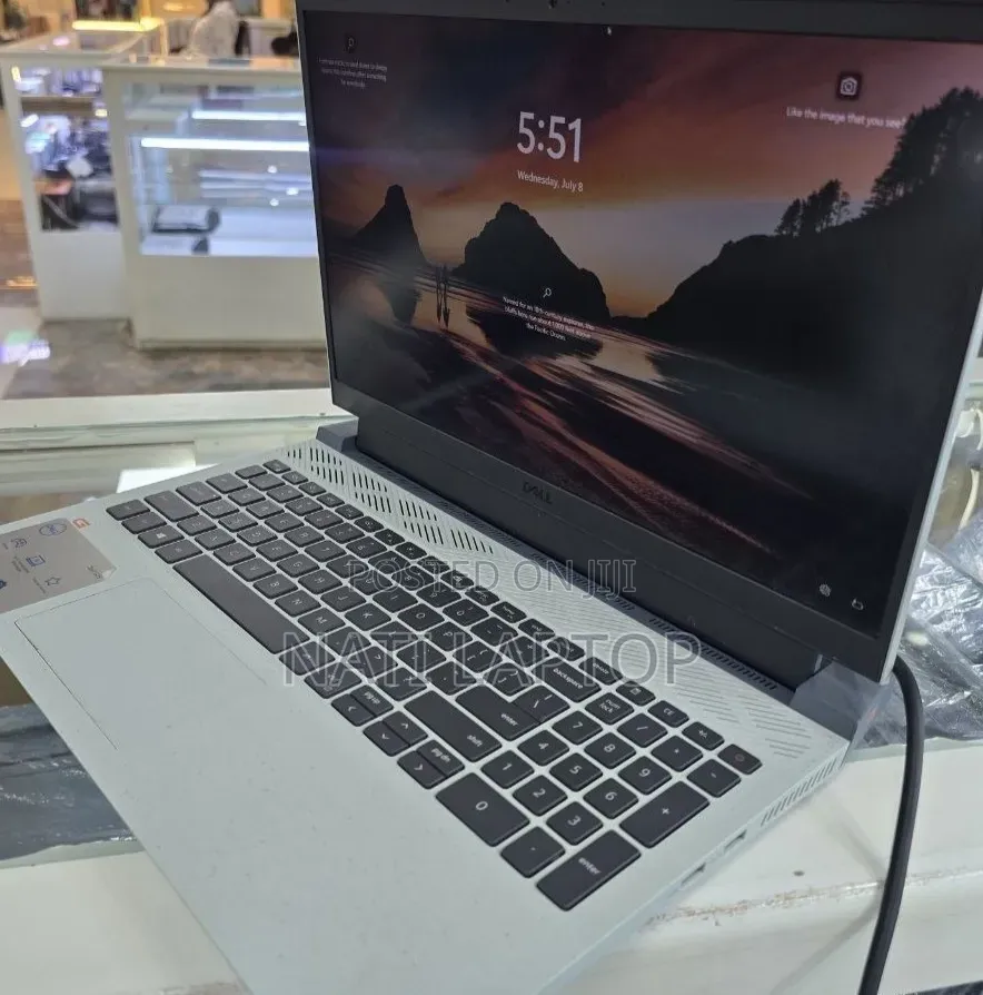 New Laptop Dell 16GB Intel Core i7 SSD 512GB