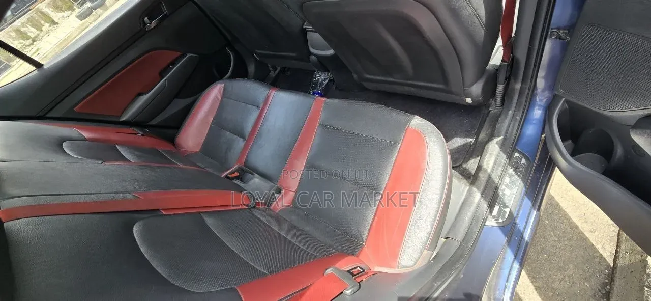 Hyundai Avante 2017 Blue
