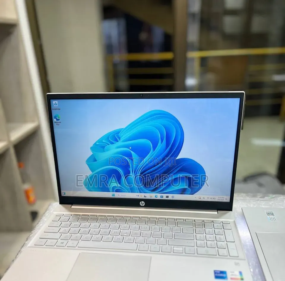 New Laptop HP 8GB Intel Core i5 SSD 512GB