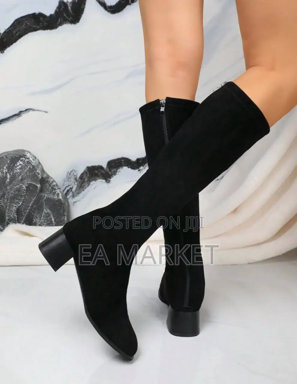 M Boots Up