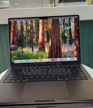 New Laptop Apple MacBook Pro 2023 M3 Pro 18GB Apple M3 Pro SSD 512GB