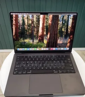 New Laptop Apple MacBook Pro 2023 M3 Pro 18GB Apple M3 Pro SSD 512GB