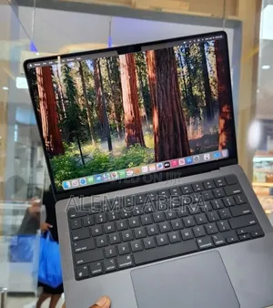 New Laptop Apple MacBook Pro 2023 M3 Pro 18GB Apple M3 Pro SSD 512GB