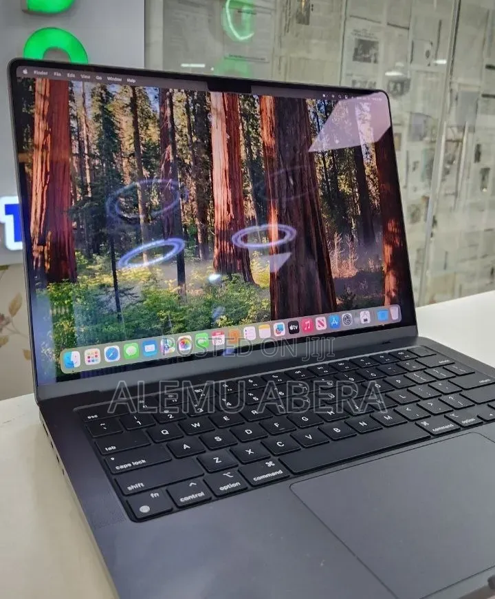 New Laptop Apple MacBook Pro 2023 M3 Pro 18GB Apple M3 Pro SSD 512GB