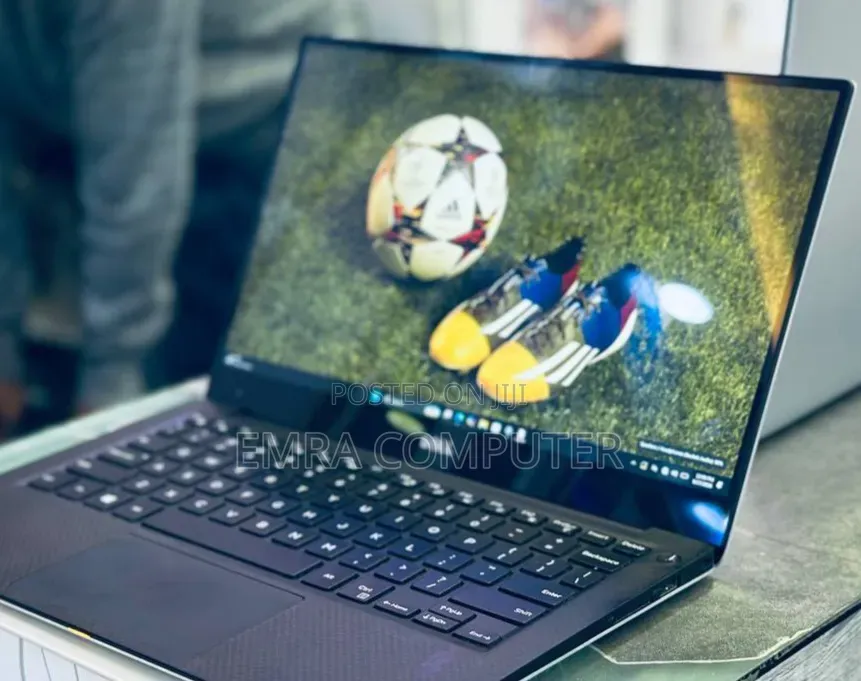 New Laptop Dell 16GB Intel Core i7 SSD 512GB
