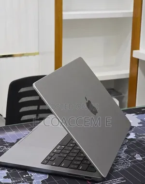 New Laptop Apple MacBook 8GB SSD 512GB