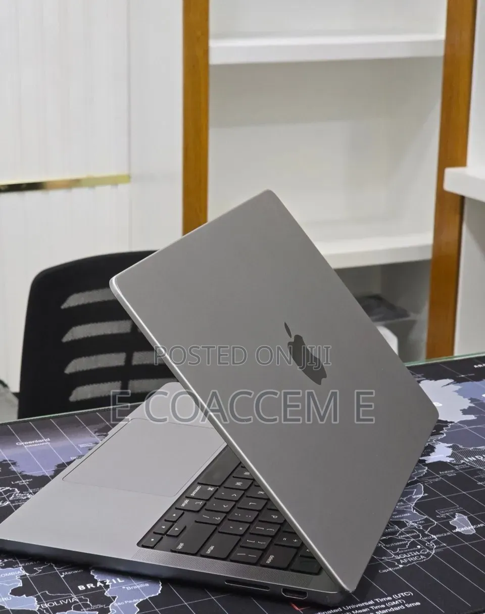 New Laptop Apple MacBook 8GB SSD 512GB