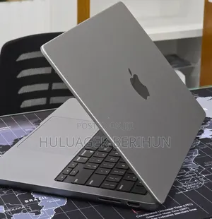 New Laptop Apple MacBook Pro 2023 M3 8GB Apple M3 Pro SSD 512GB