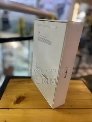 New Apple iPad (2025) 256 GB Silver