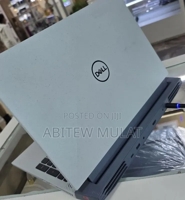 New Laptop Dell G15 5511 16GB Intel Core i7 SSD 512GB