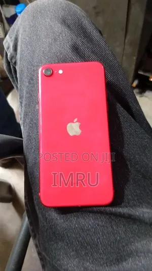 Apple iPhone SE (2020) 128 GB Red