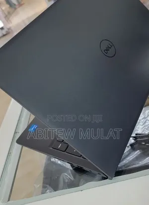New Laptop Dell Vostro 15 3000 16GB Intel Core i5 SSD 512GB