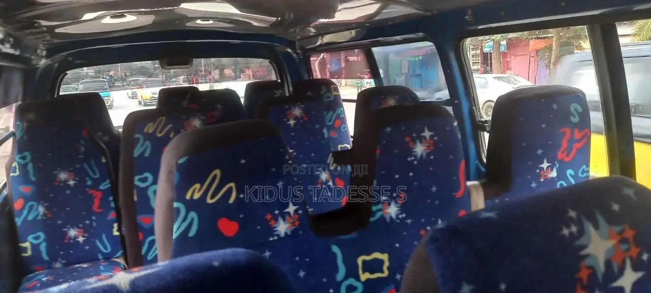 Toyota HiAce 2001 Blue