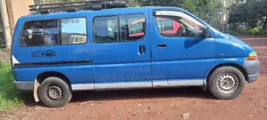 Toyota HiAce 2001 Blue