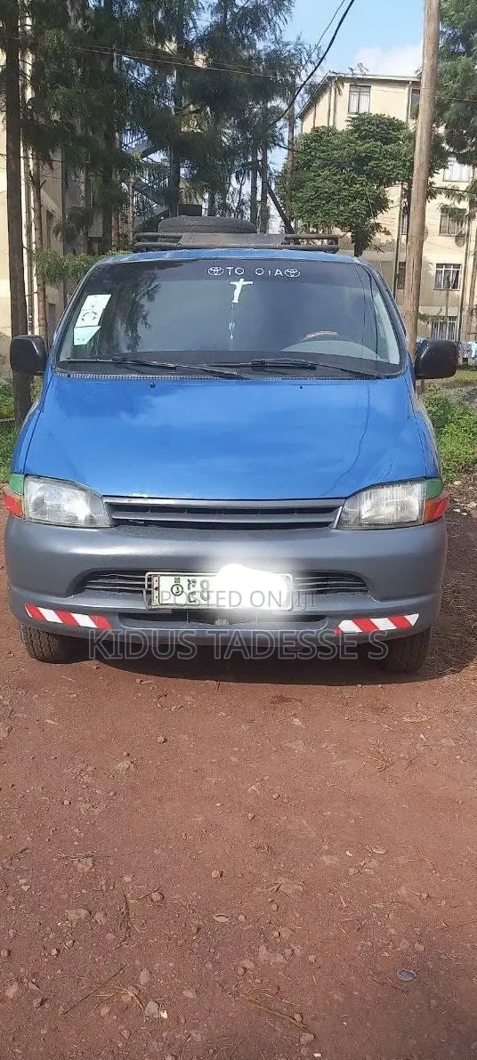 Toyota HiAce 2001 Blue