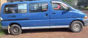 Toyota HiAce 2001 Blue