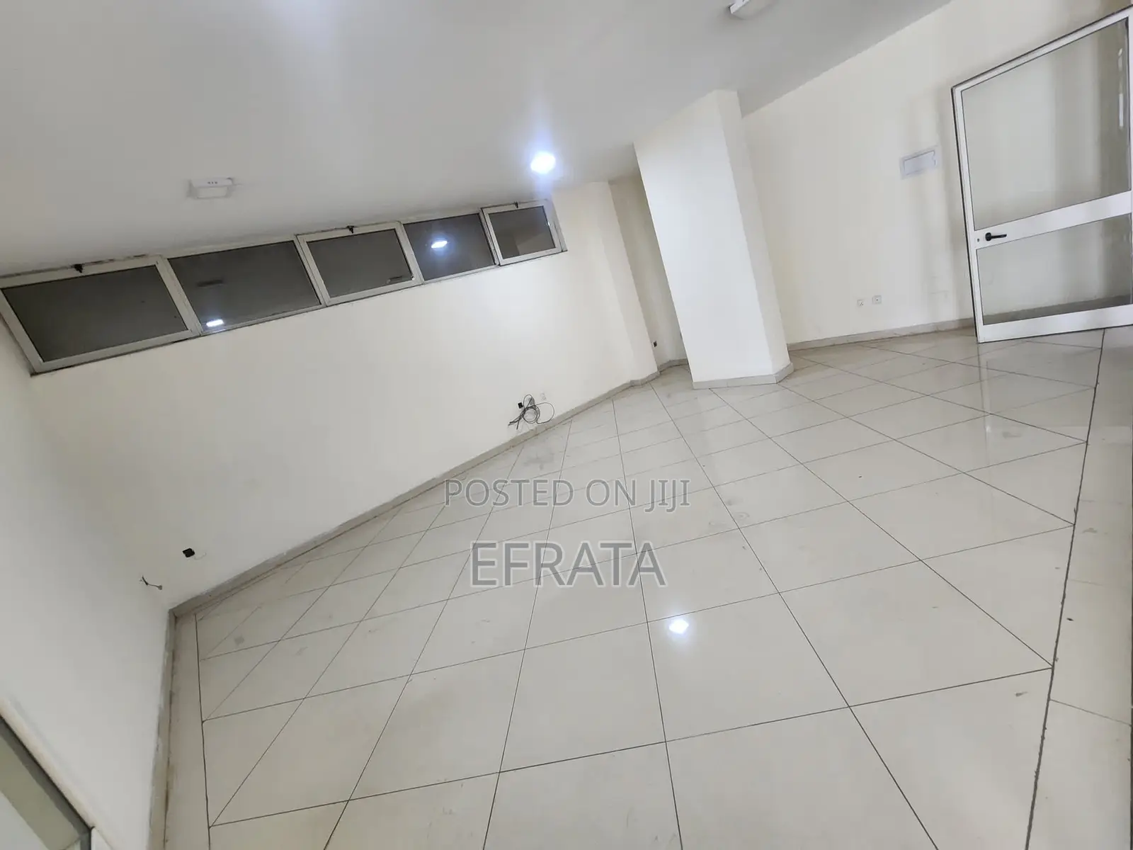 Commercial Office 400 SQM Rent