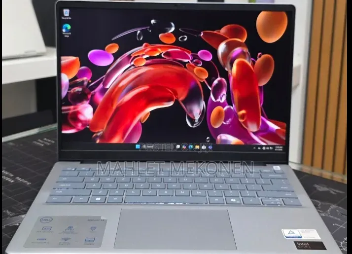New Laptop Dell Inspiron 14 7440 16GB Intel Core Ultra 7 SSD 512GB