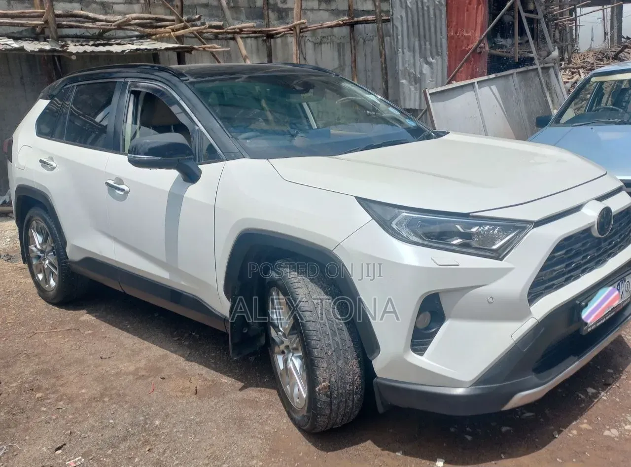 Toyota RAV4 2020 White