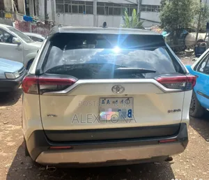 Toyota RAV4 2020 White