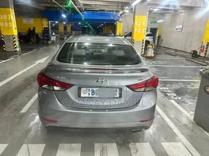 Hyundai Avante 2015