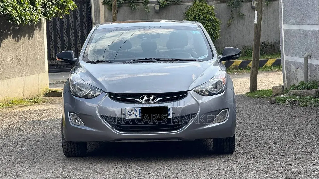 Hyundai Avante 2012 Gray
