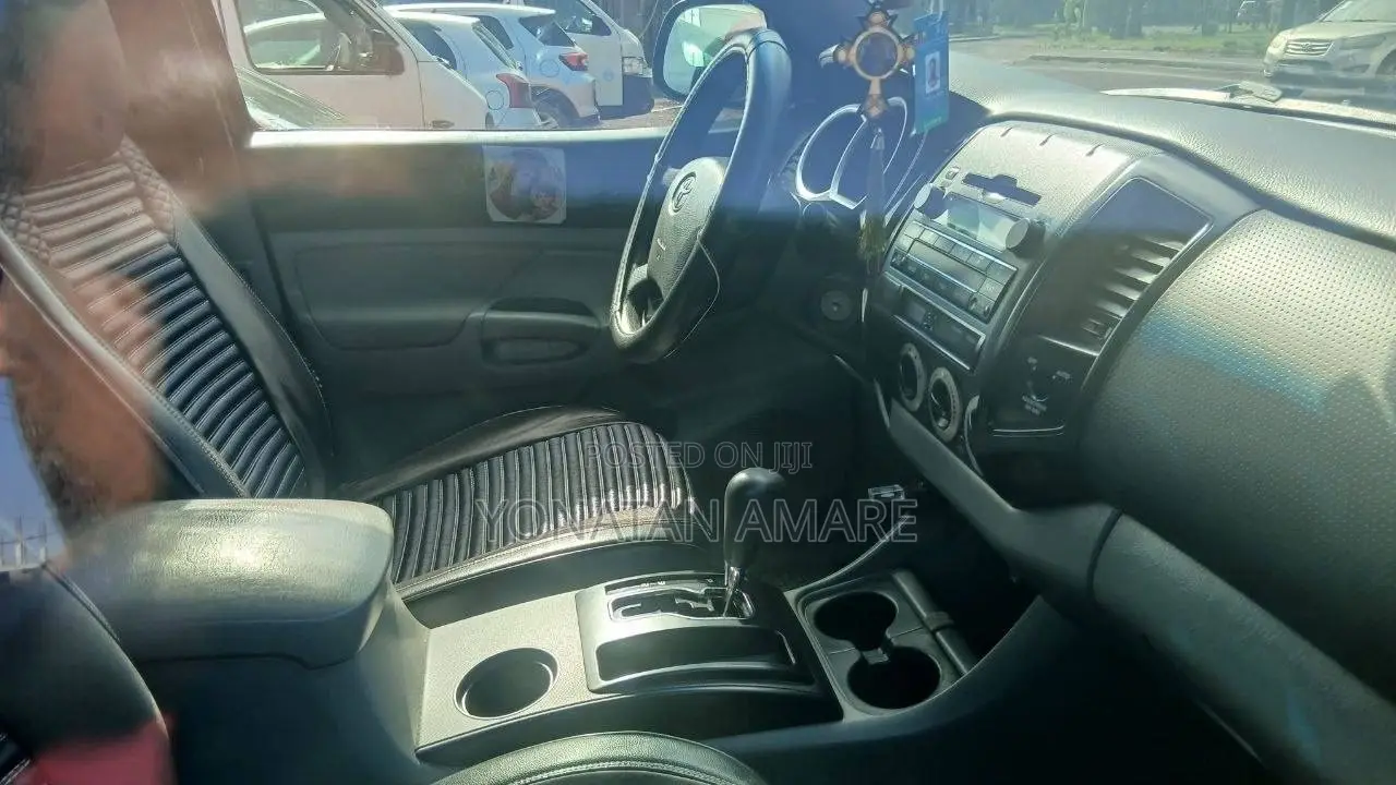 Toyota Tacoma 2010 Silver