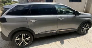 Peugeot 5008 2022 Gray