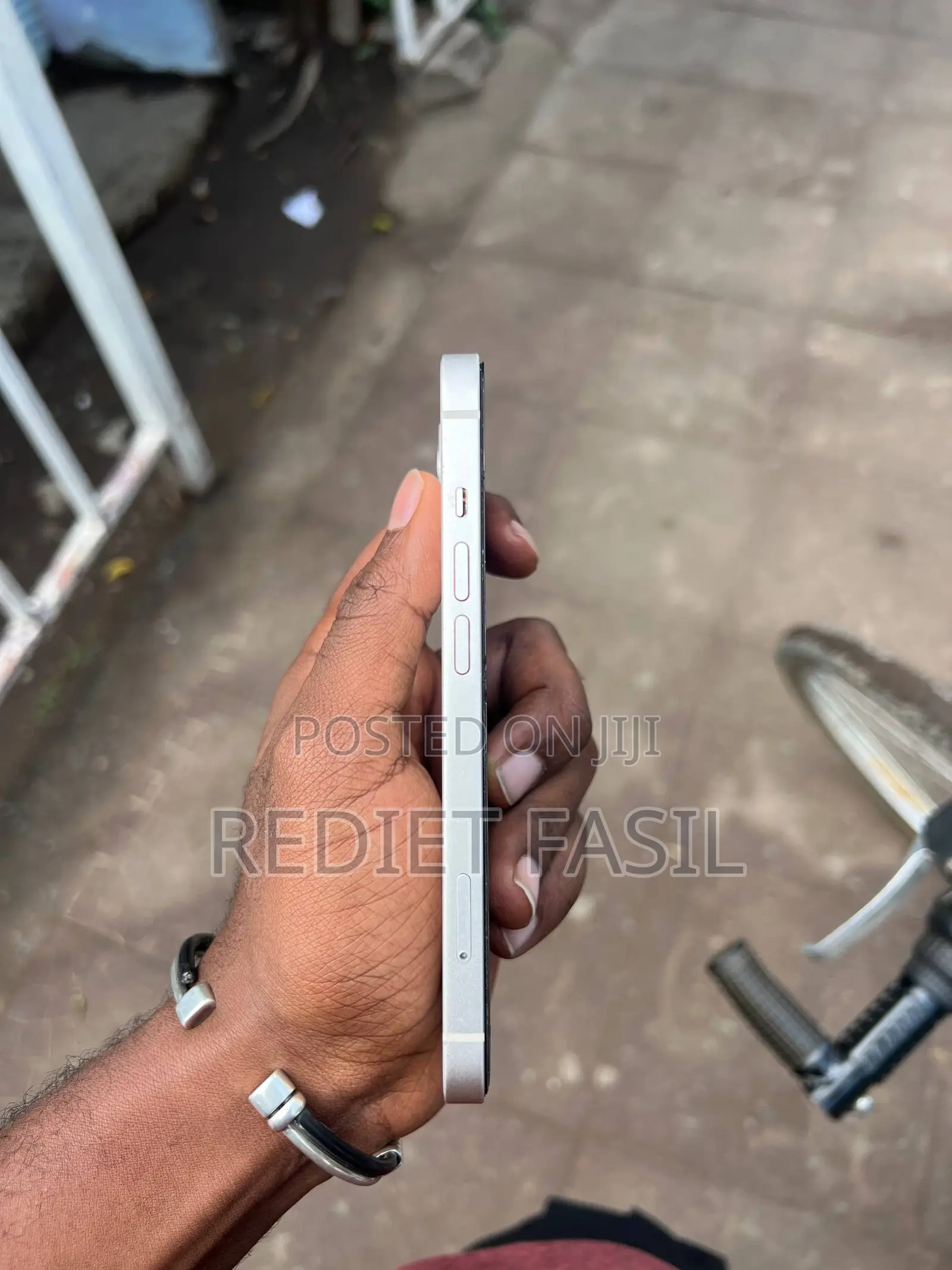 Apple iPhone 13 128 GB White