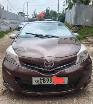 Toyota Yaris 2012 Burgundy