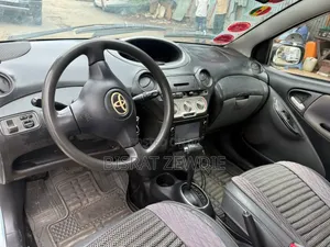 Toyota Vitz 2004