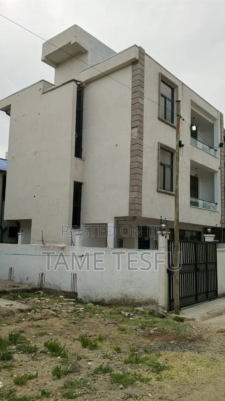 Furnished 6bdrm House in Hayat, Bole for sale